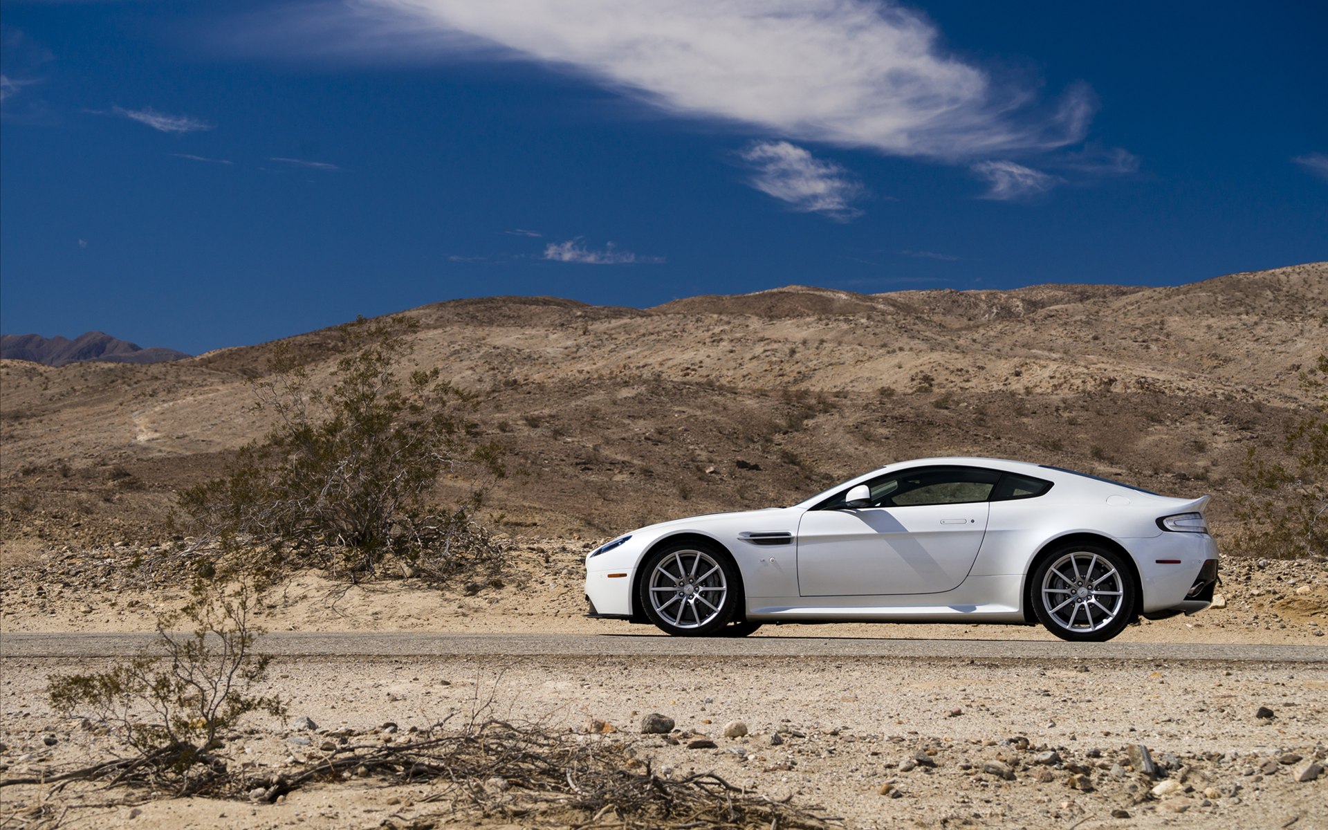 Aston Martin V12 Vantage S 2014
